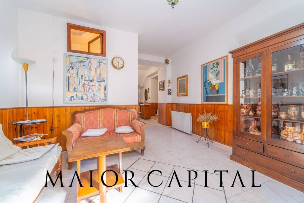 Property photo 3 of 32