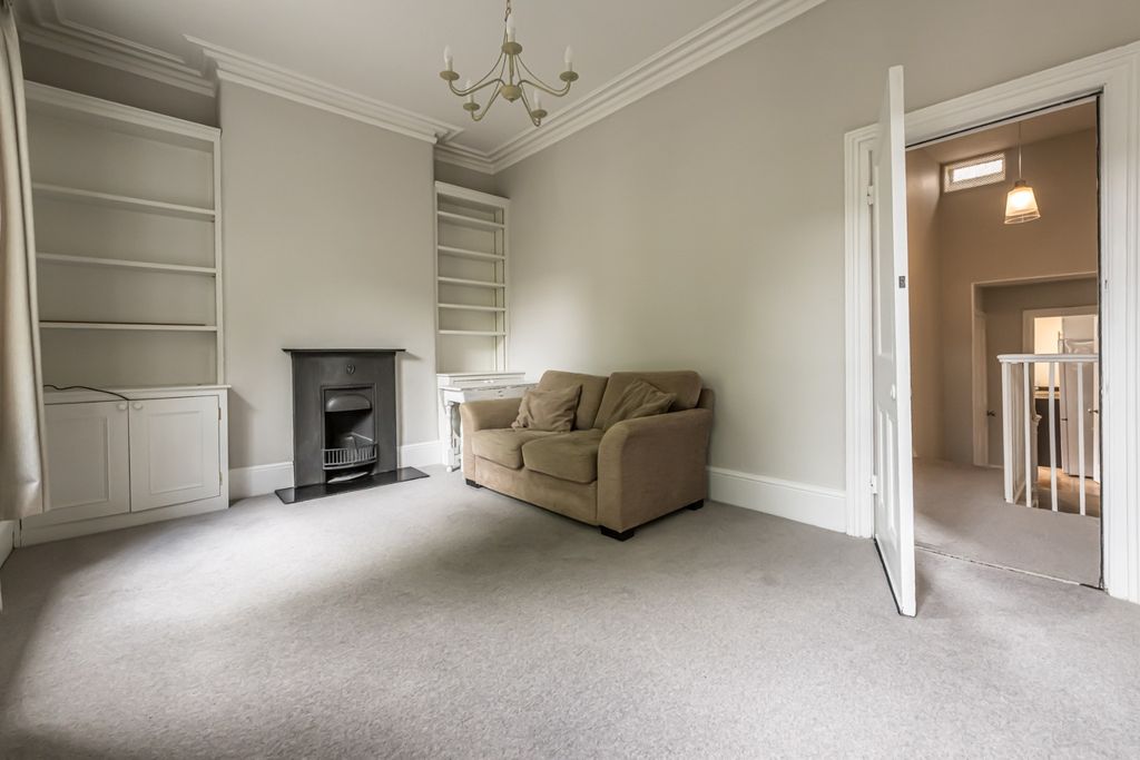 Property photo 2 of 14 2404285