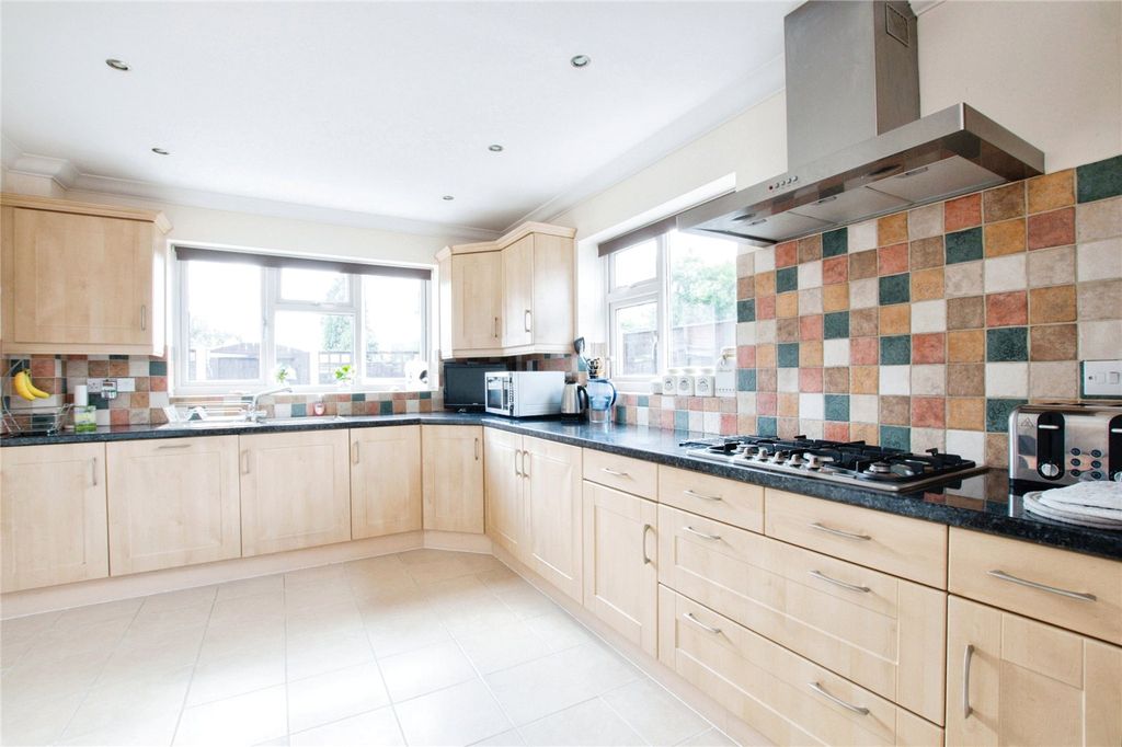 Property photo 3 of 20 Picture No. 04