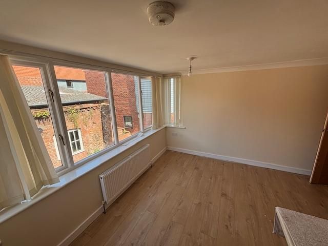 Property photo 3 of 7 Bedroom