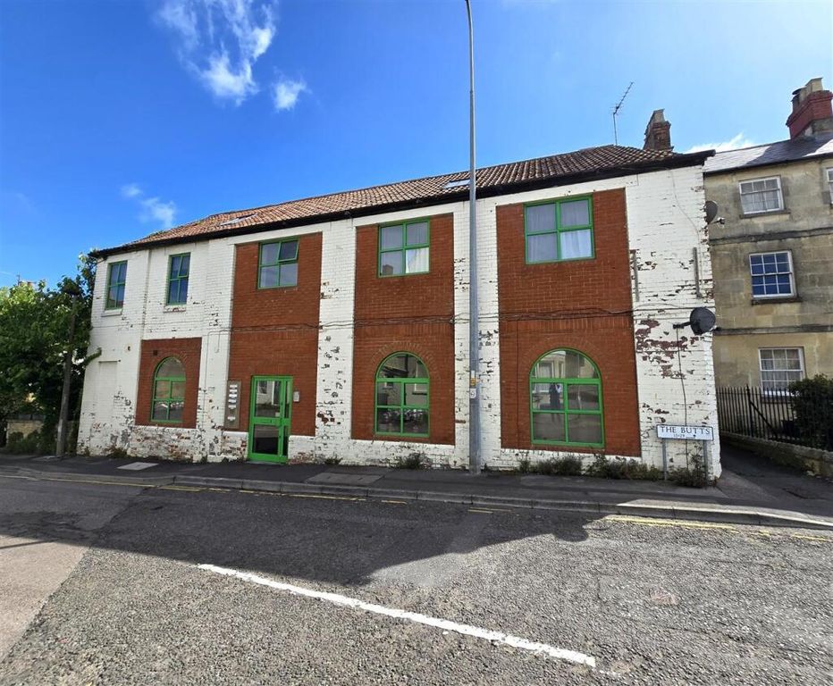 Property photo 1 of 8