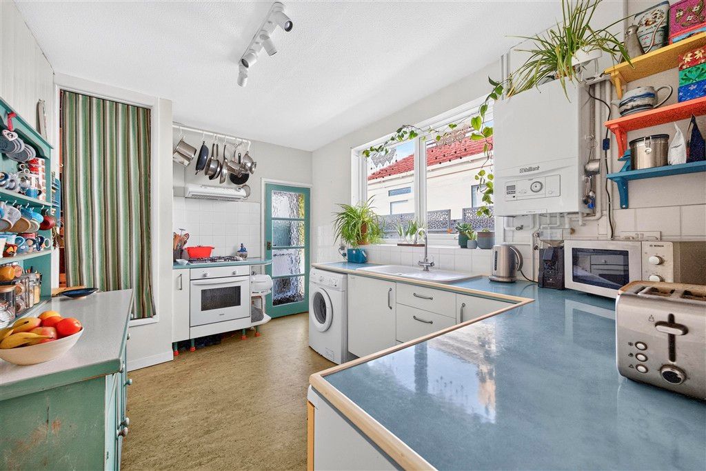 Property photo 3 of 8 Kitchen