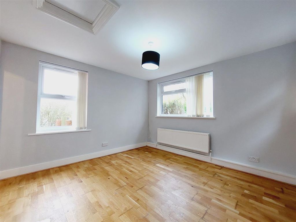 Property photo 2 of 8 Living/Dining Room