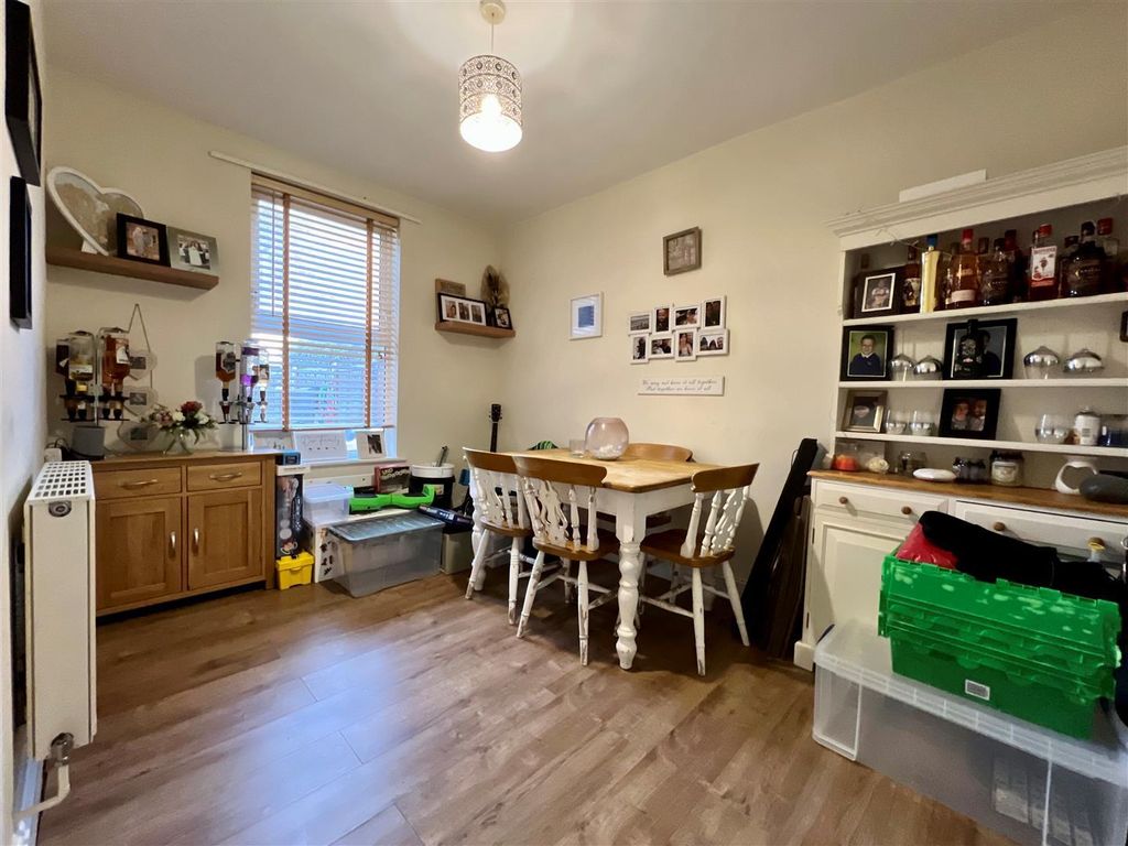 Property photo 3 of 10 Dining Room.Jpg