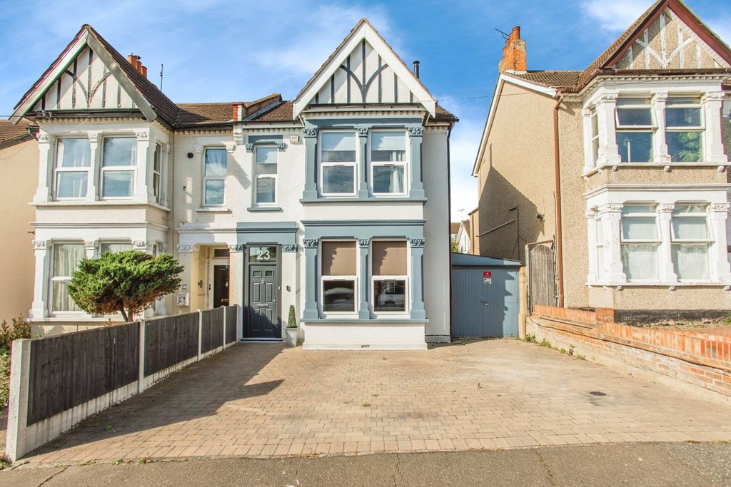 Property photo 1 of 17 Exterior