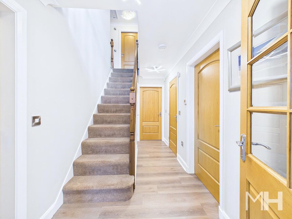 Property photo 3 of 32 Hallway