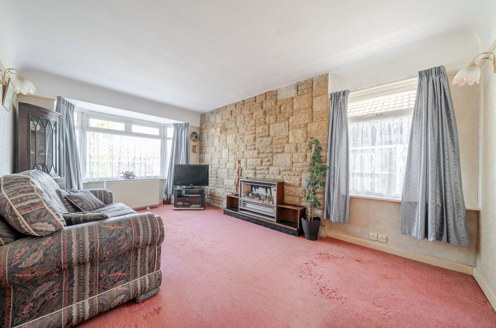 Property photo 2 of 12 1463707-1-6A1012E...