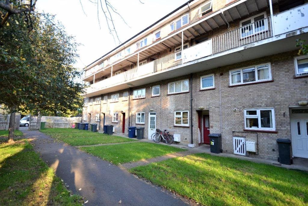 Property photo 1 of 7 Two-Bedroom Flat On Atkins Close Cambridge Cb4