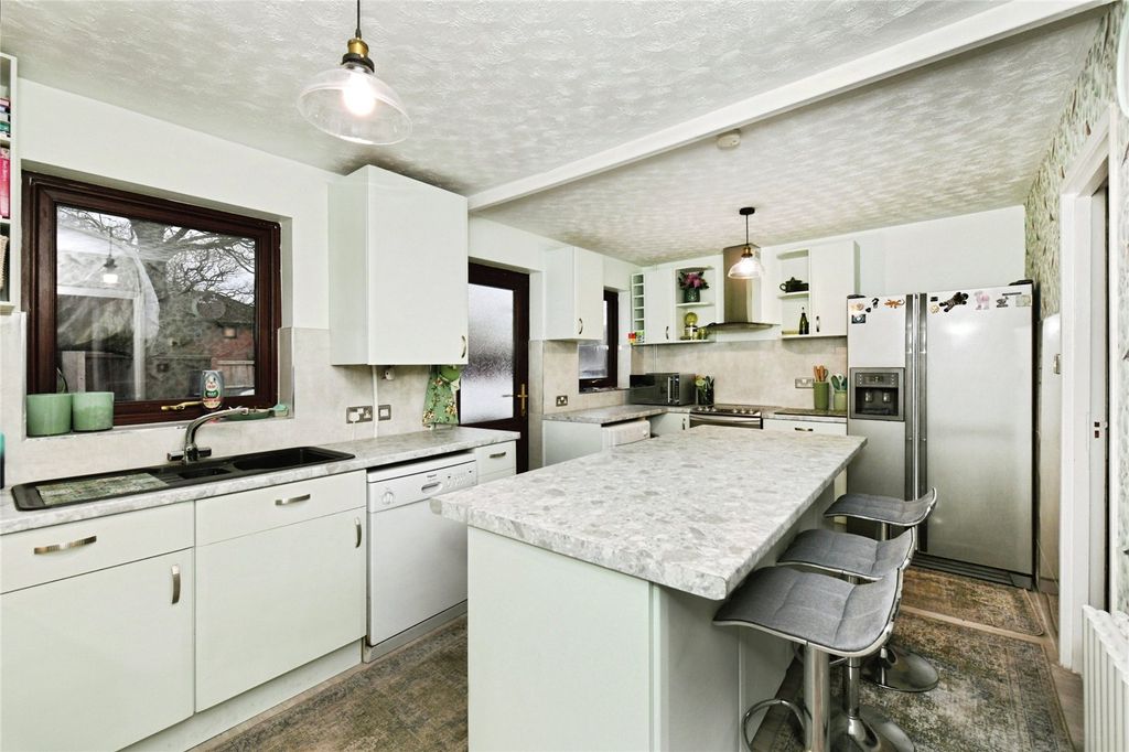 Property photo 3 of 17 Interior