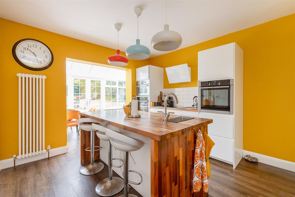 Property photo 3 of 28 Untitled-1479.Jpg