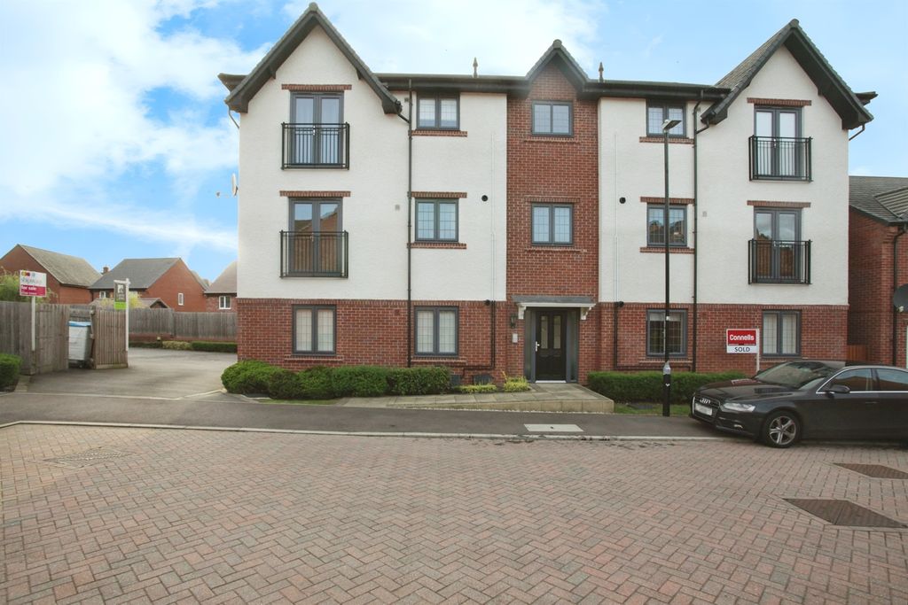 Property photo 1 of 17