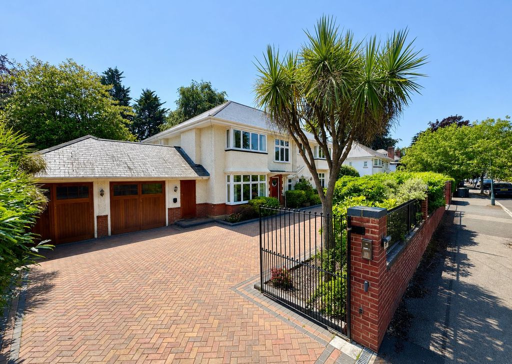 Property photo 1 of 34