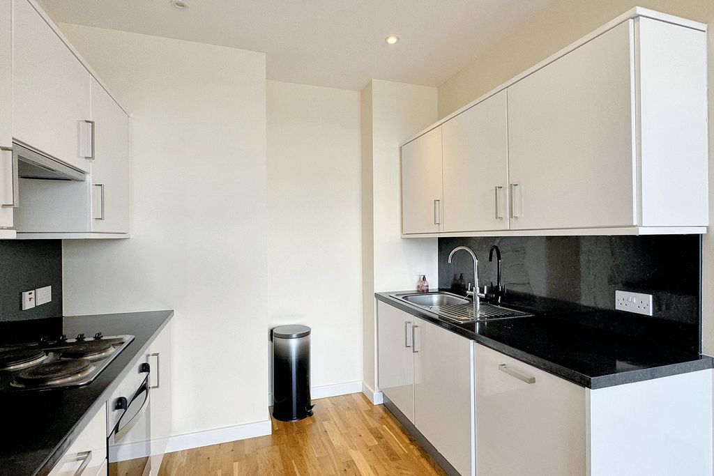 Property photo 3 of 9 Img_3396