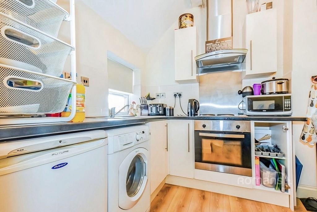 Property photo 2 of 8 Pbox-Img.Jpg