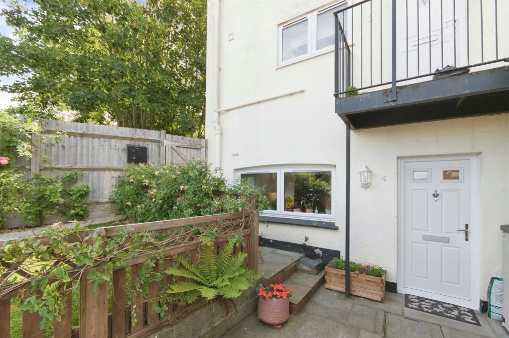 Property photo 3 of 18