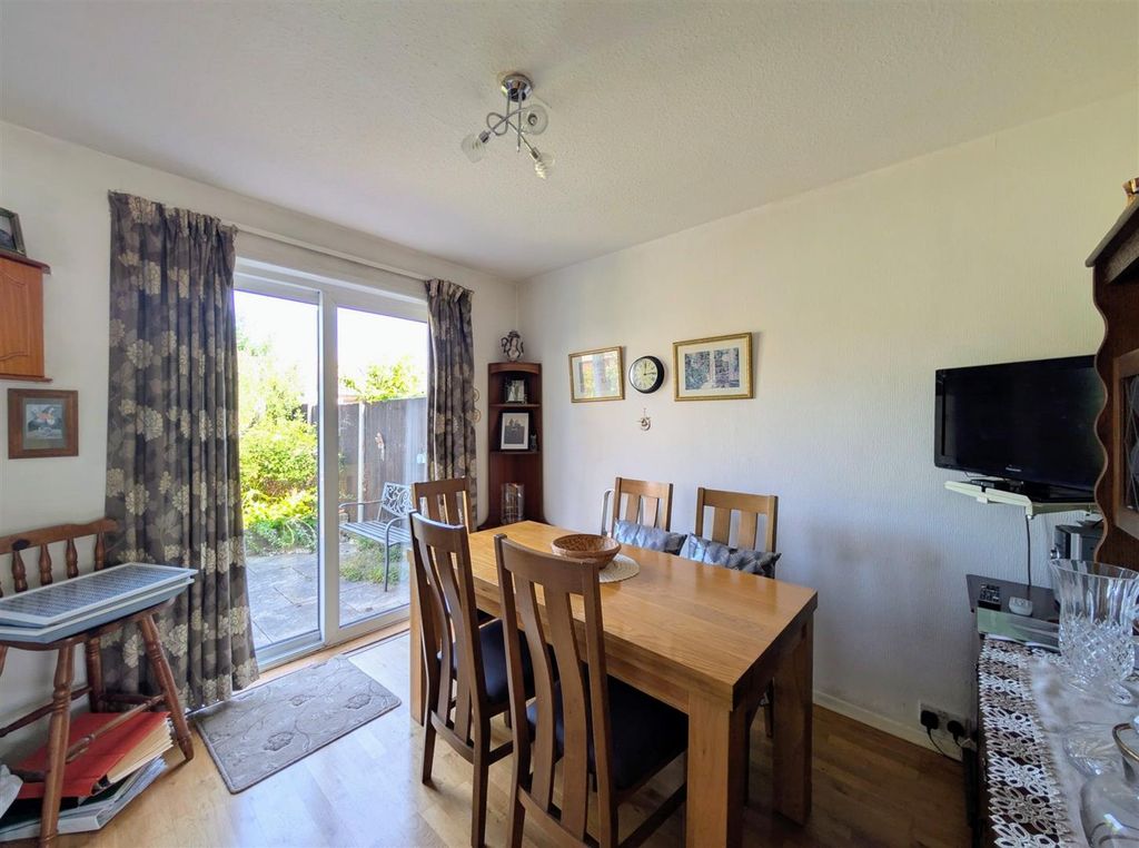 Property photo 3 of 16