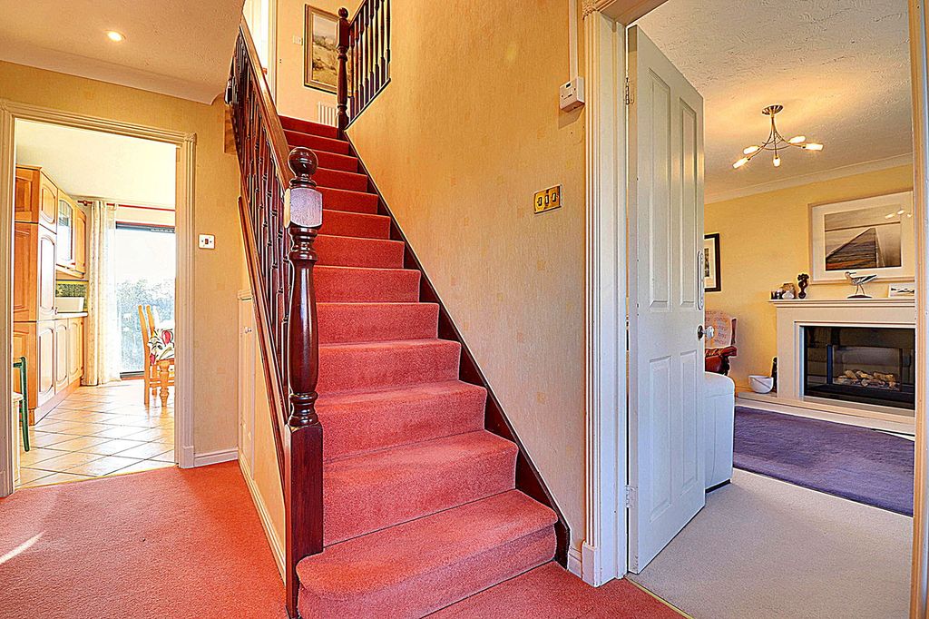 Property photo 3 of 25