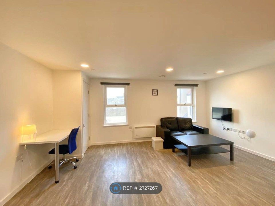 Property photo 3 of 11