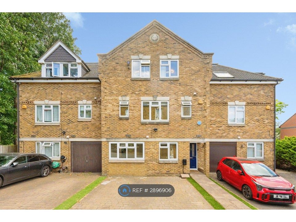 Property photo 1 of 18 House Front