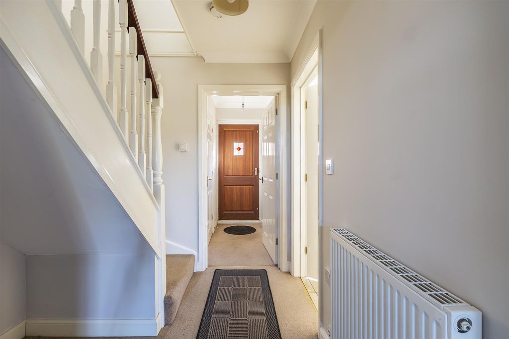 Property photo 2 of 22 Hallway