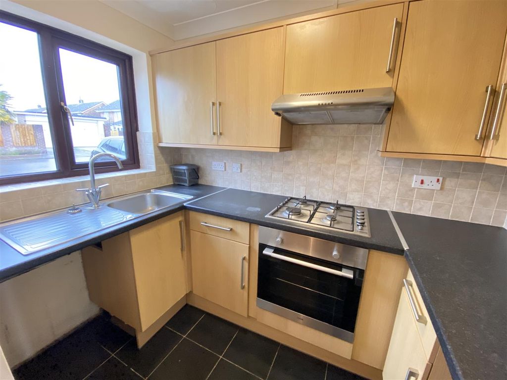 Property photo 2 of 15 Kitchen