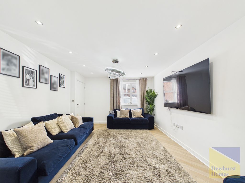 Property photo 3 of 18