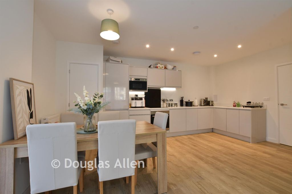 Property photo 1 of 11 Lounge/Kitchen /Dining Room