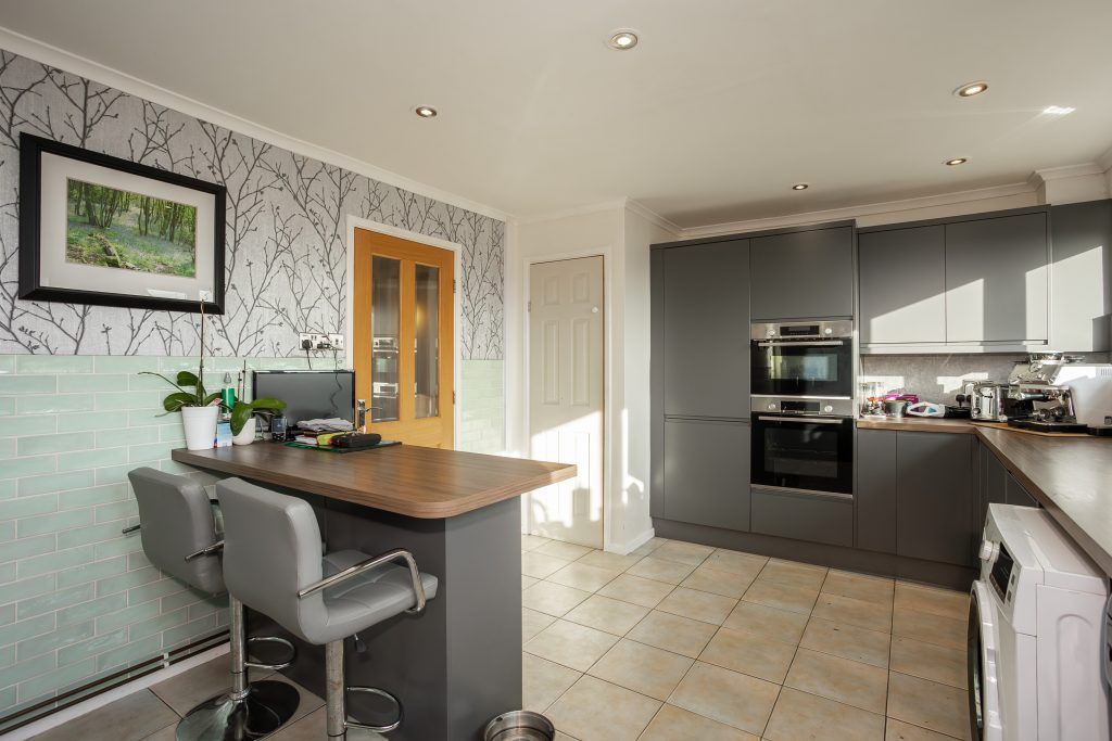 Property photo 2 of 32