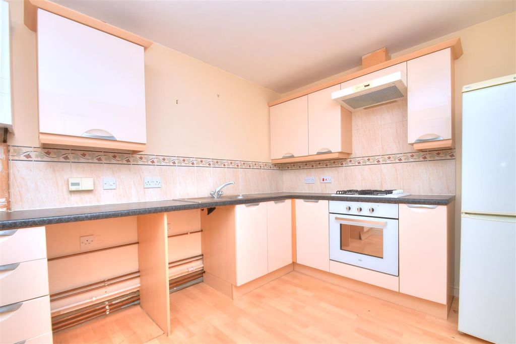Property photo 3 of 6 Kitchen.Jpg