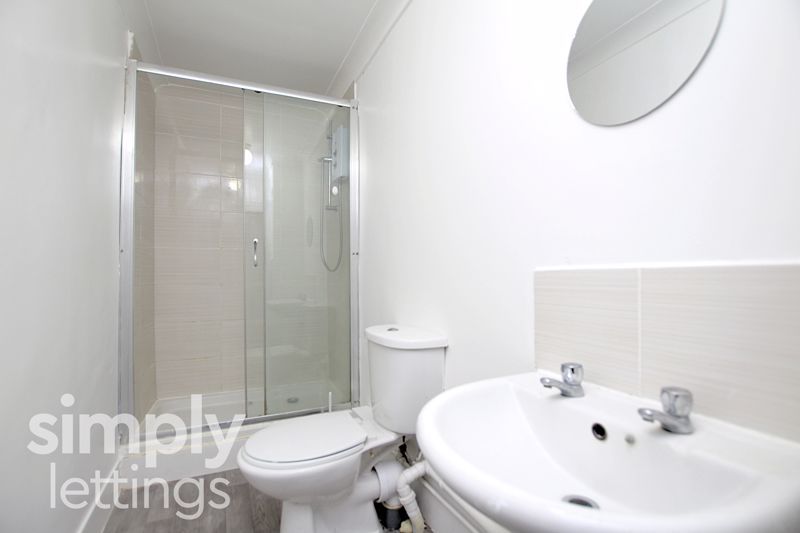 Property photo 3 of 7 Photo 5