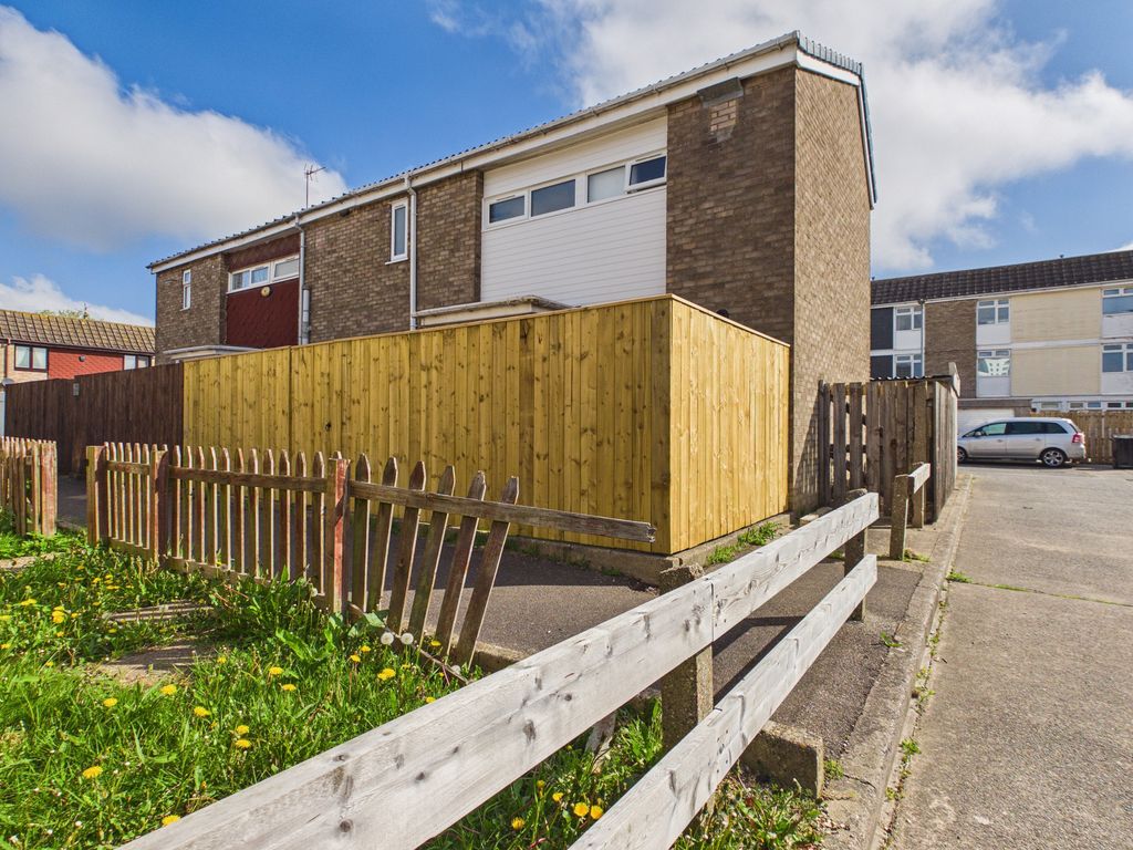 Property photo 2 of 21