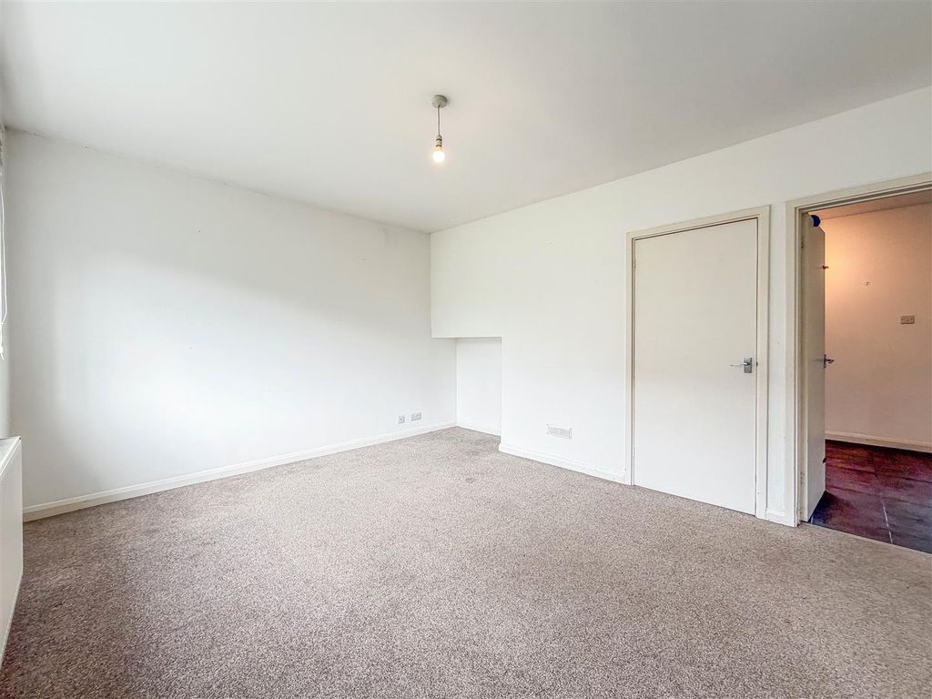 Property photo 3 of 17 Image00030.Jpg