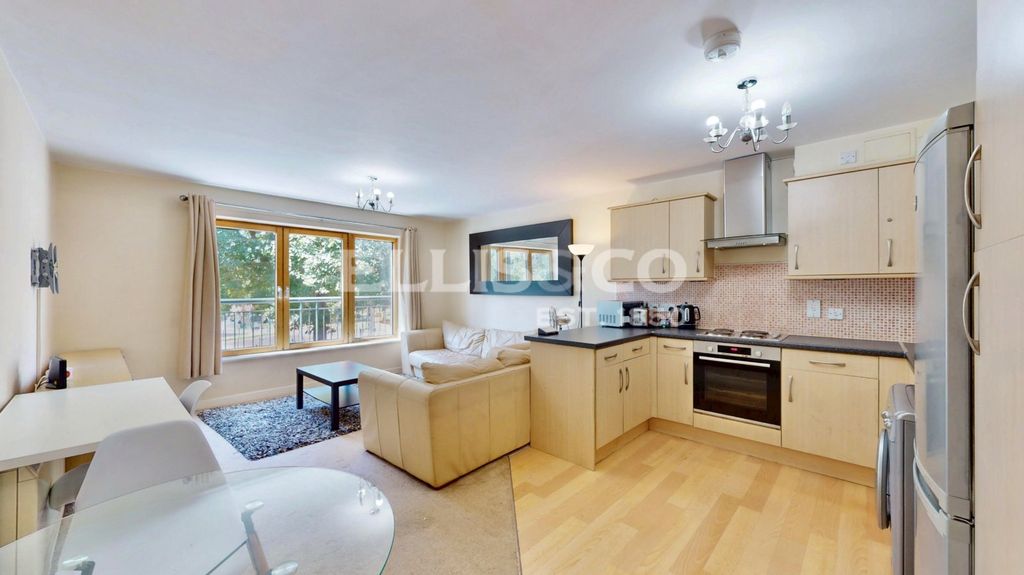 Property photo 2 of 19 Picture No. 06