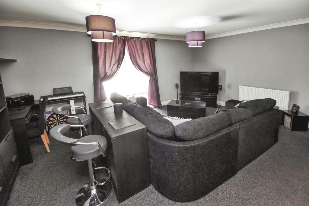 Property photo 3 of 13