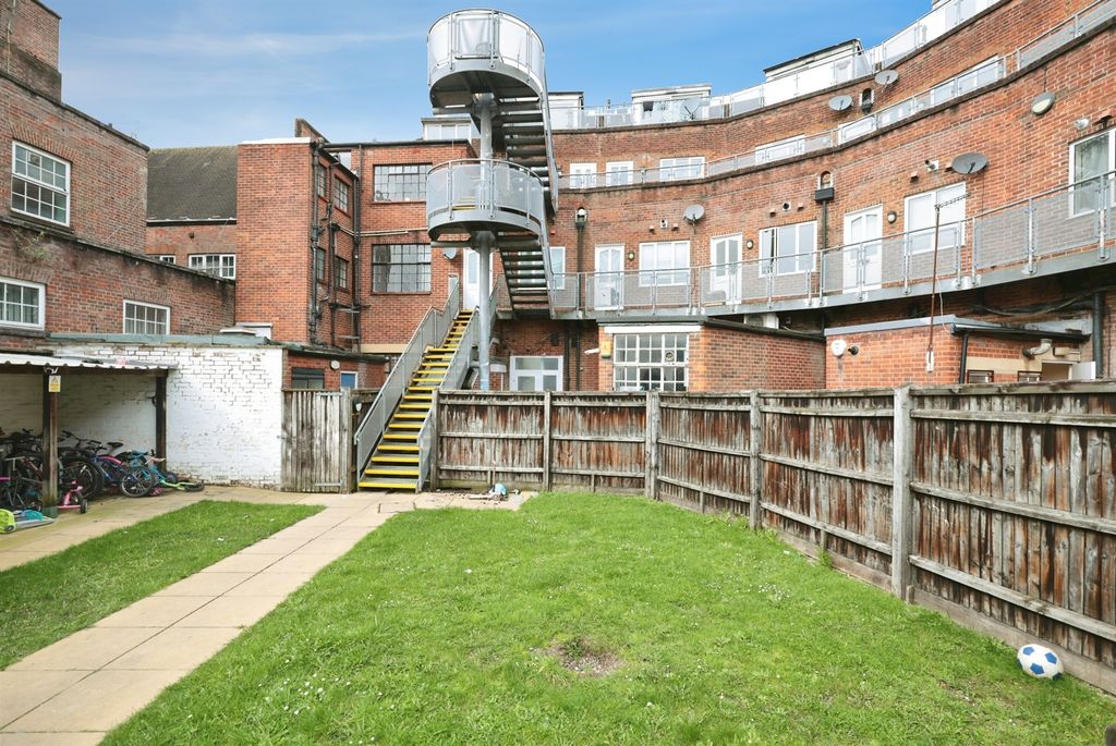 Property photo 3 of 13