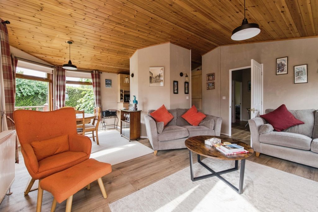 Property photo 2 of 16 Photo