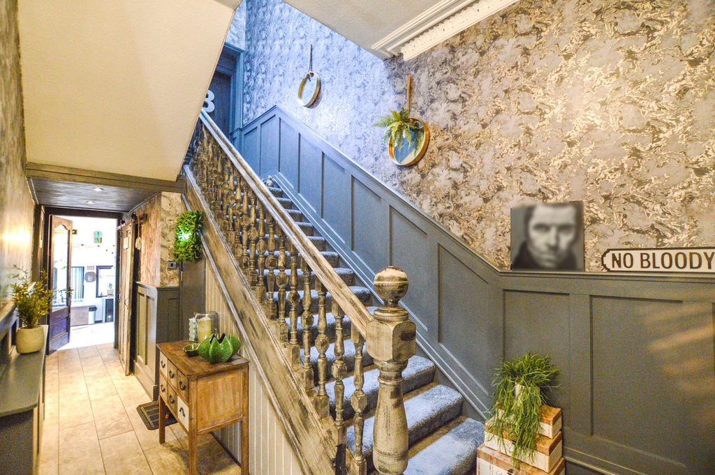 Property photo 3 of 26