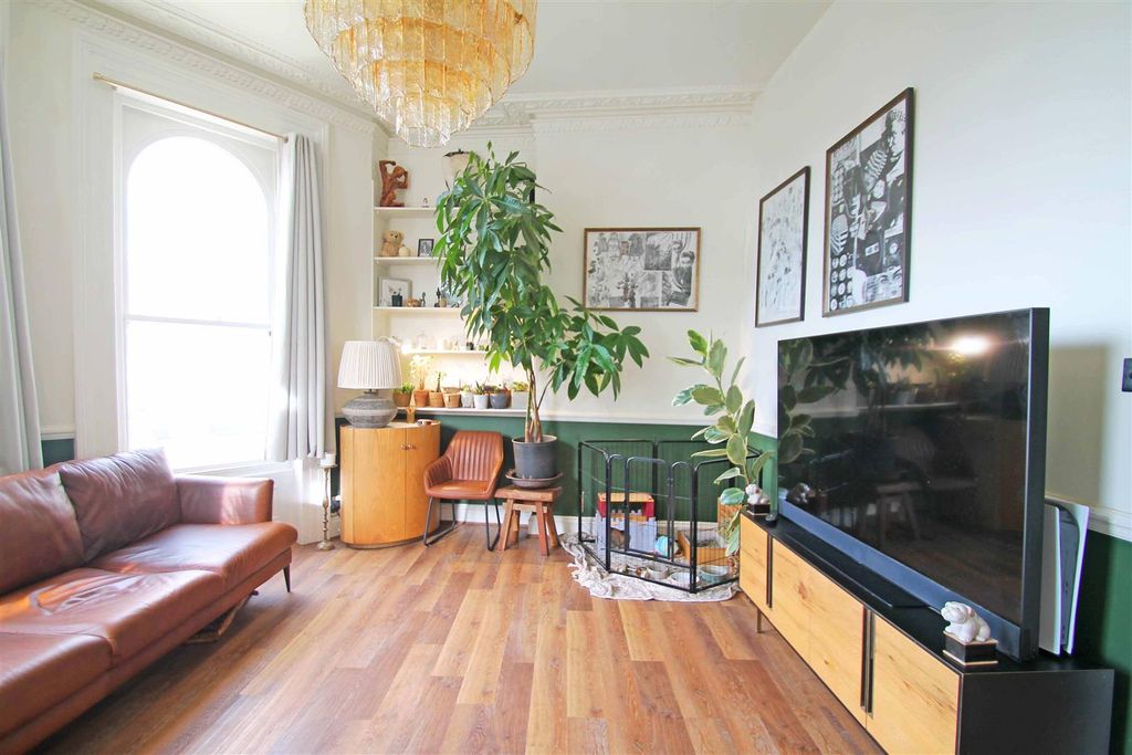 Property photo 2 of 10 Living Room