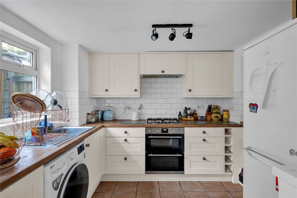 Property photo 3 of 13 Picture No. 02