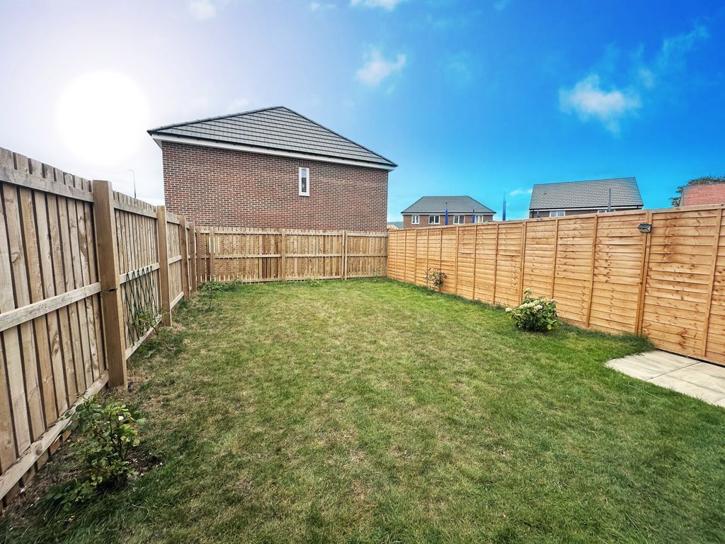 Property photo 2 of 11 Cf3A0Fab-1C0A-4167-B63D-B302C25D5F05