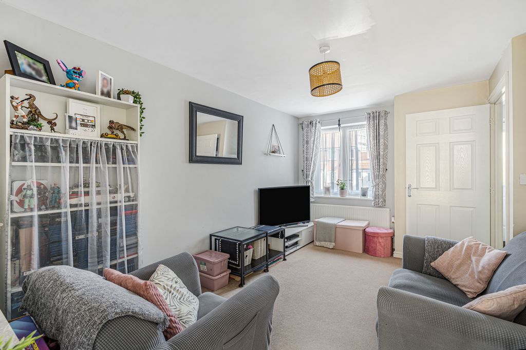 Property photo 3 of 17