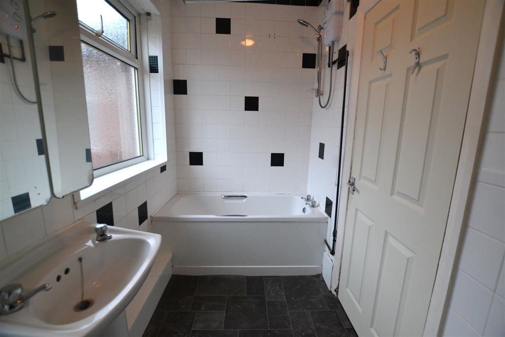 Additional image 6 of 3 bed flat for saleWhickham Road, Hebburn NE31