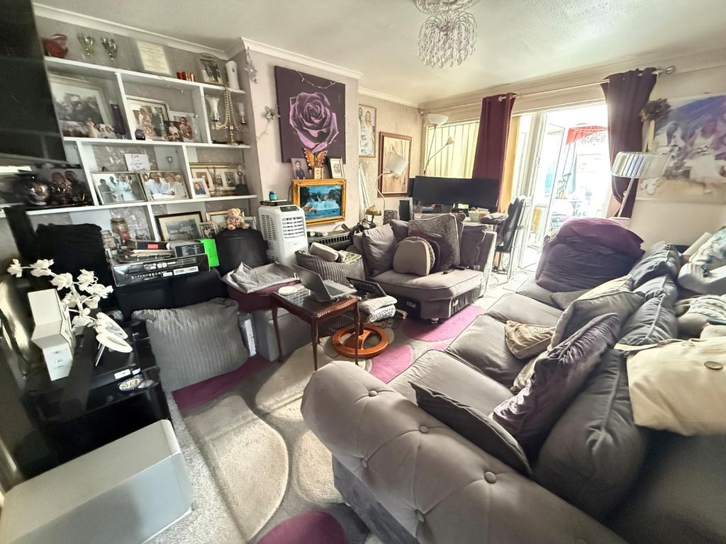 Property photo 3 of 11 6.Jpg