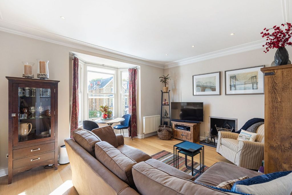 Property photo 2 of 8 4483031