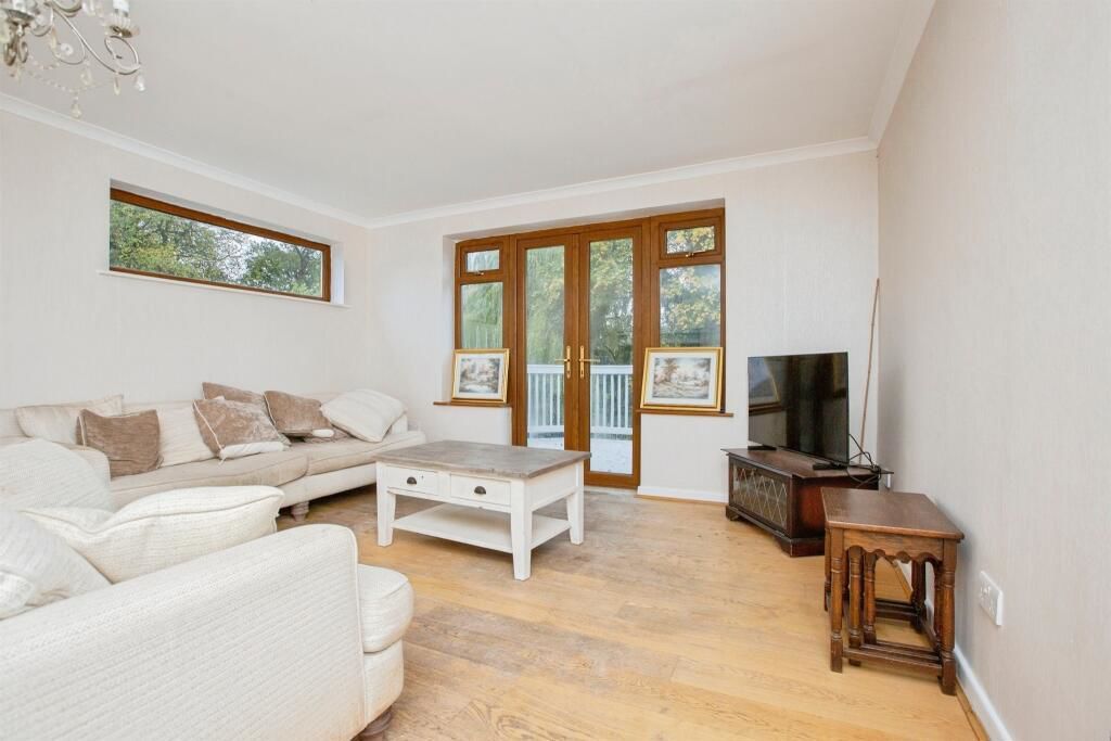 Property photo 3 of 11 Photo 3