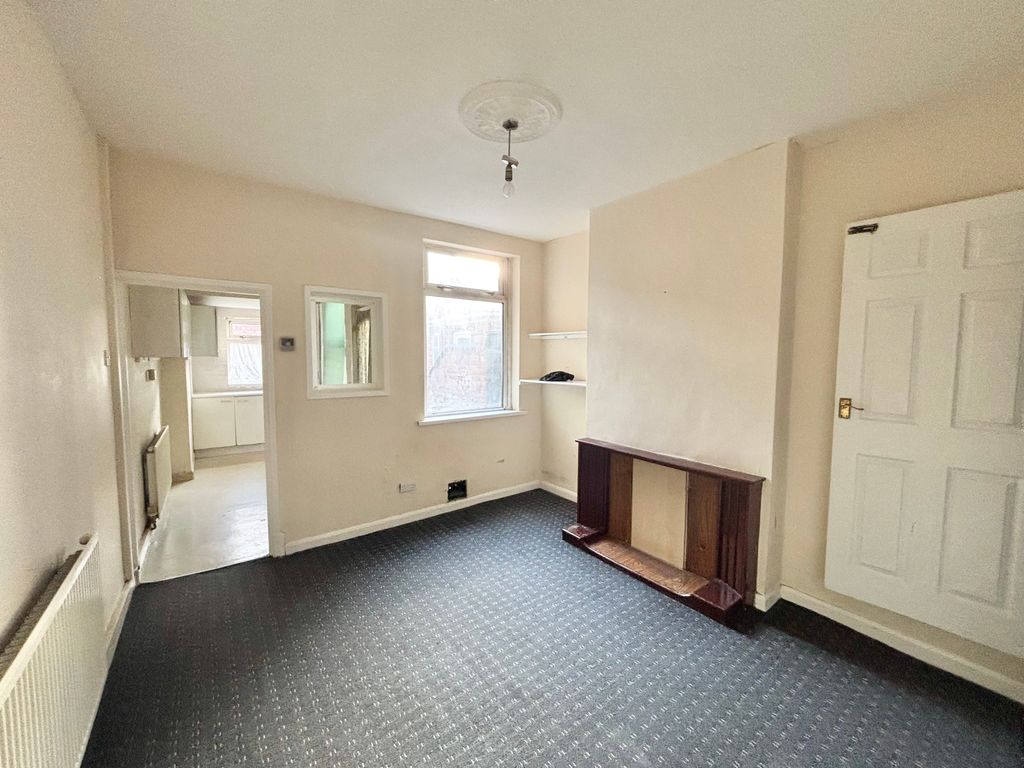 Property photo 3 of 7