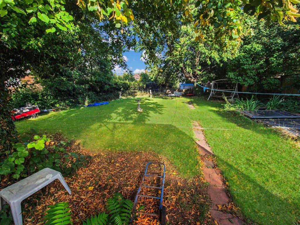 Property photo 2 of 10 4519063