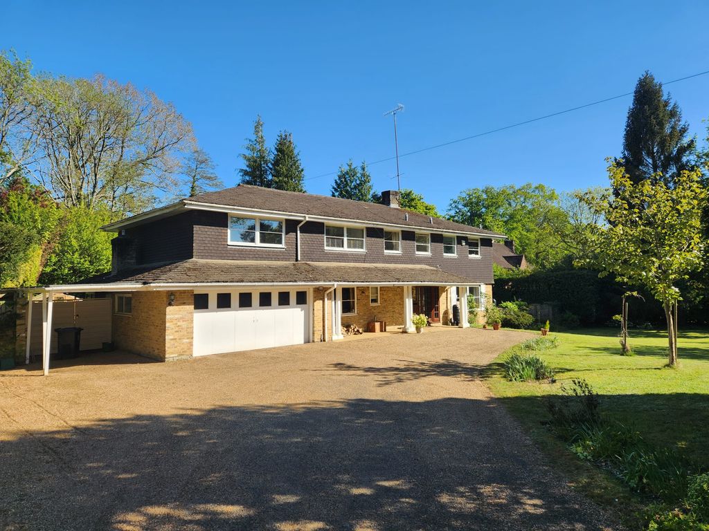 Property photo 1 of 28