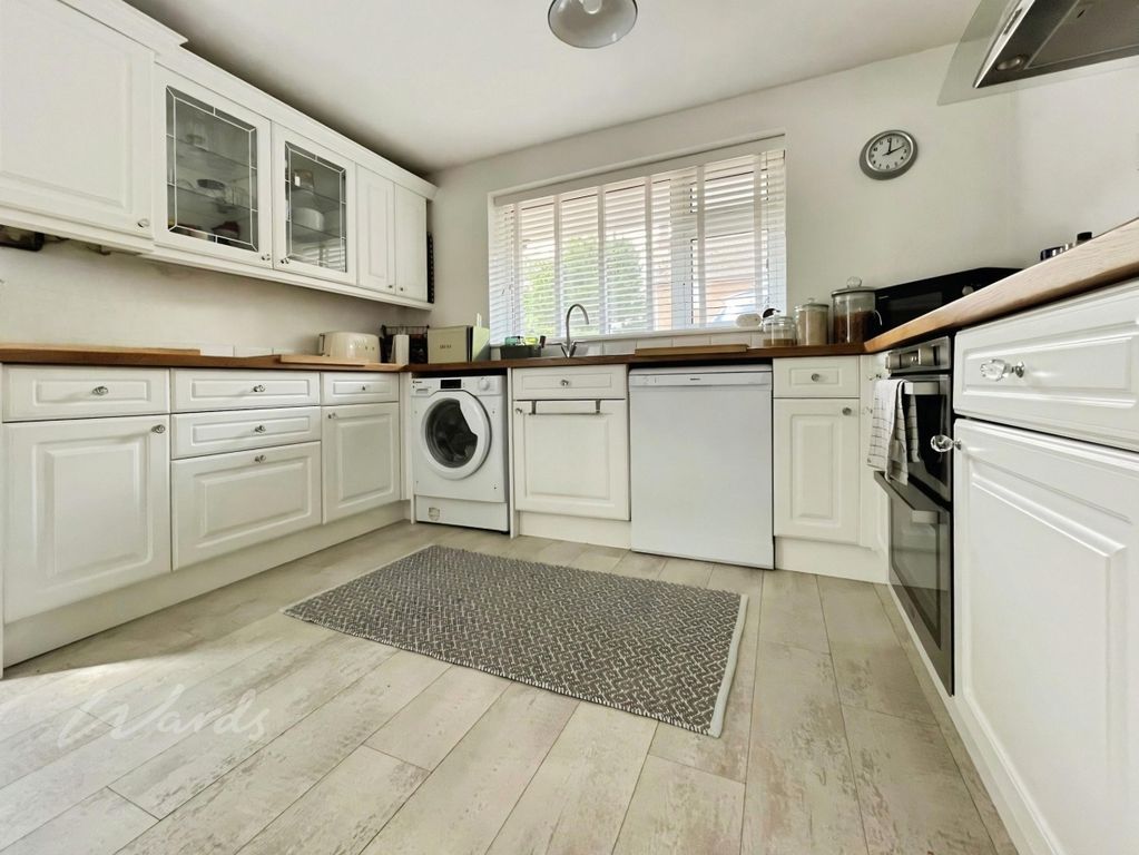 Property photo 2 of 13 Kitchen