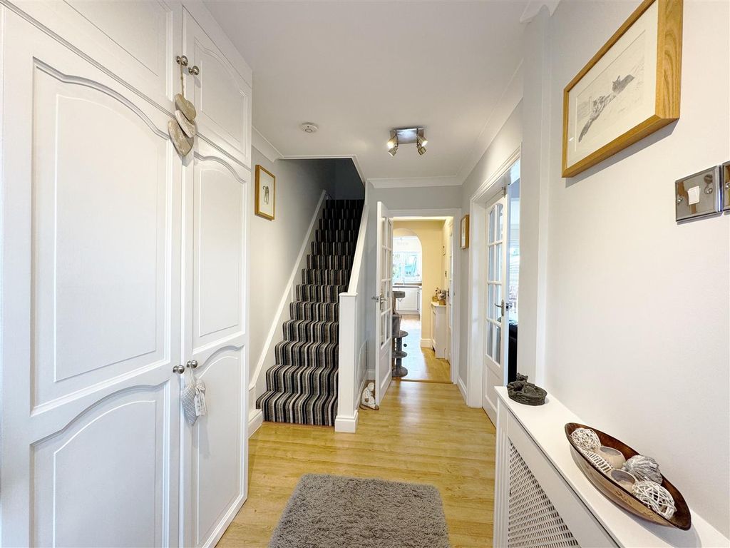 Property photo 2 of 18 Hall